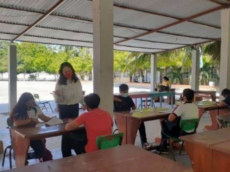 Líder denuncia irregularidades en cambios de adscripción de docentes