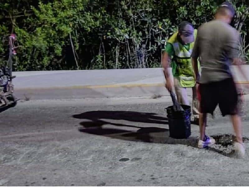 Intensifican el mejoramiento de vialidades en Puerto Morelos