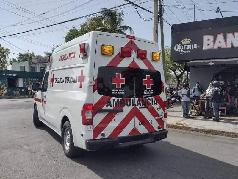 Impacta motociclista con una camioneta en FCP