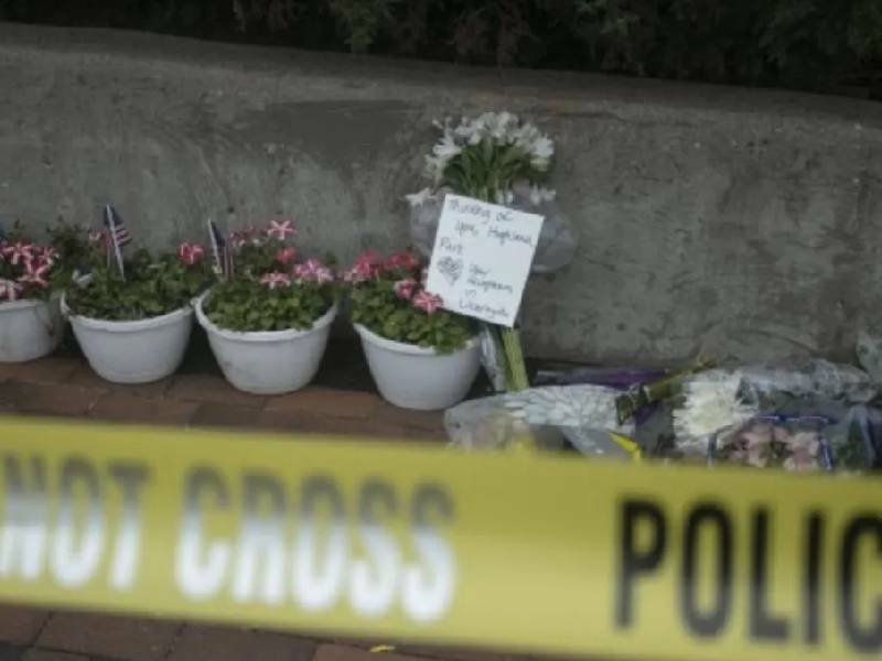 Refugió a su hijo dentro de un bote de basura durante el tiroteo de EU