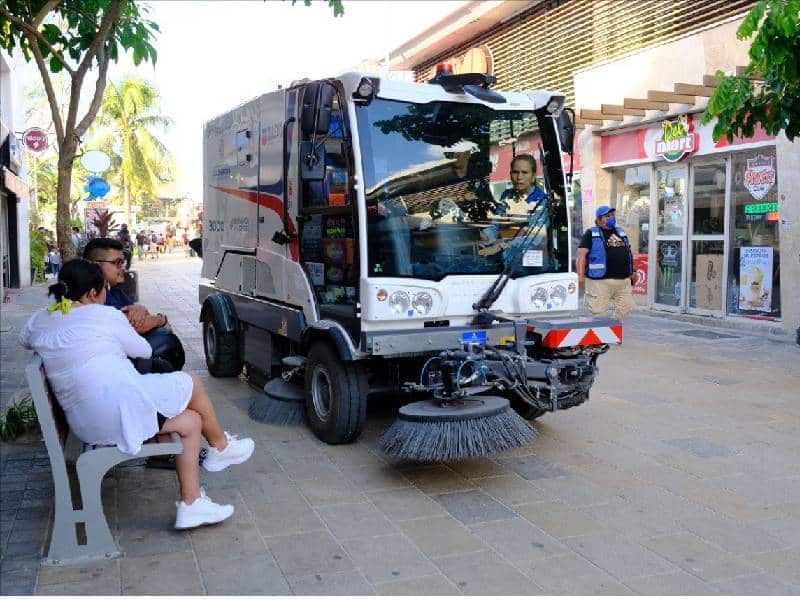 Adquieren maquinaria de limpieza para la Quinta Avenida