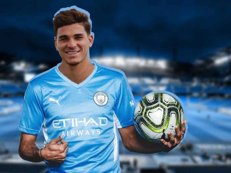 Julián Álvarez llega al Manchester City