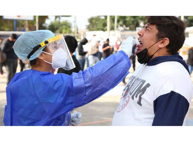 Ya comenzó el descenso de casos de Covid-19: Salud