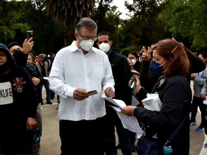 Participa Ebrard en votación para renovar Congreso de Morena