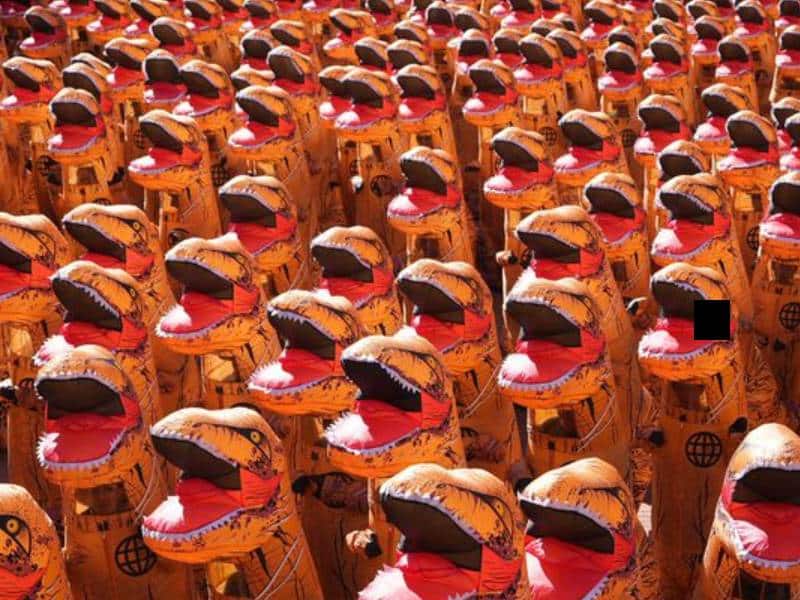 ¡Rarw! personas vestidas de dinosaurios rompen un récord Guinness