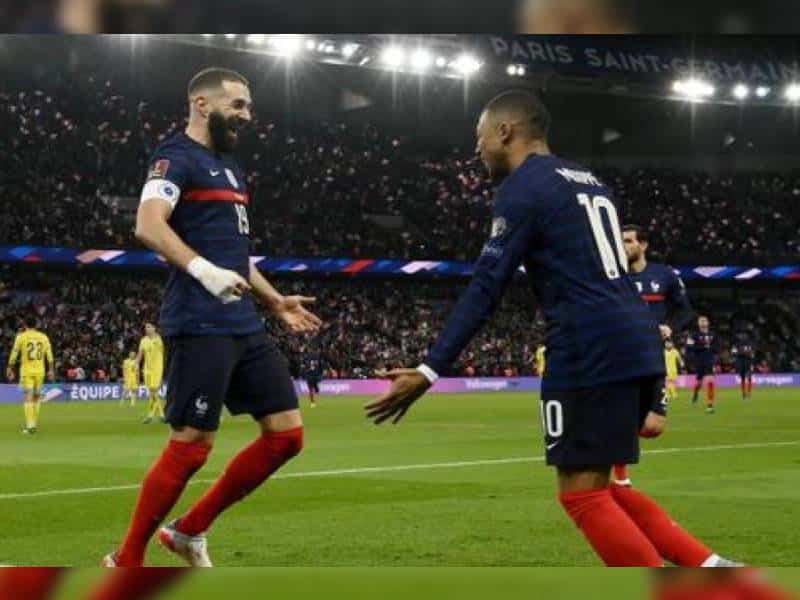 Benzema rumbo a Qatar como una de las principales figuras