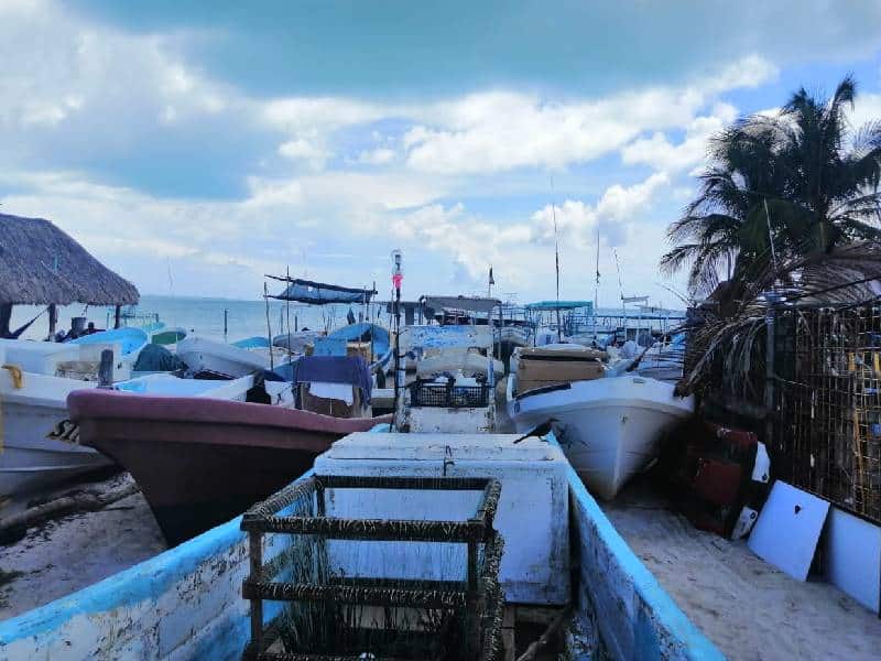 Navegación permanece cerrada para embarcaciones menores