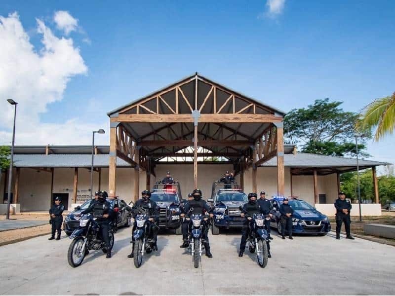 Ayuntamiento de Carrillo Puerto invierte 2.9 mdp en vehículos para la policía