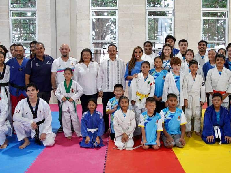 Carlos Joaquín entregó la primera etapa del Parque de la Equidad en Cancún