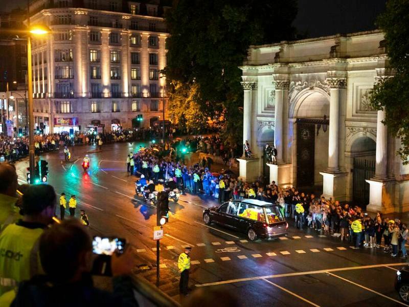 Féretro de la reina Isabel II está en el Palacio de Buckingham