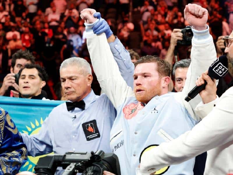 Canelo Álvarez, al quirófano