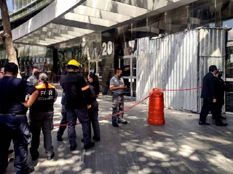 Protección civil evalúa daños al edificio de FGR