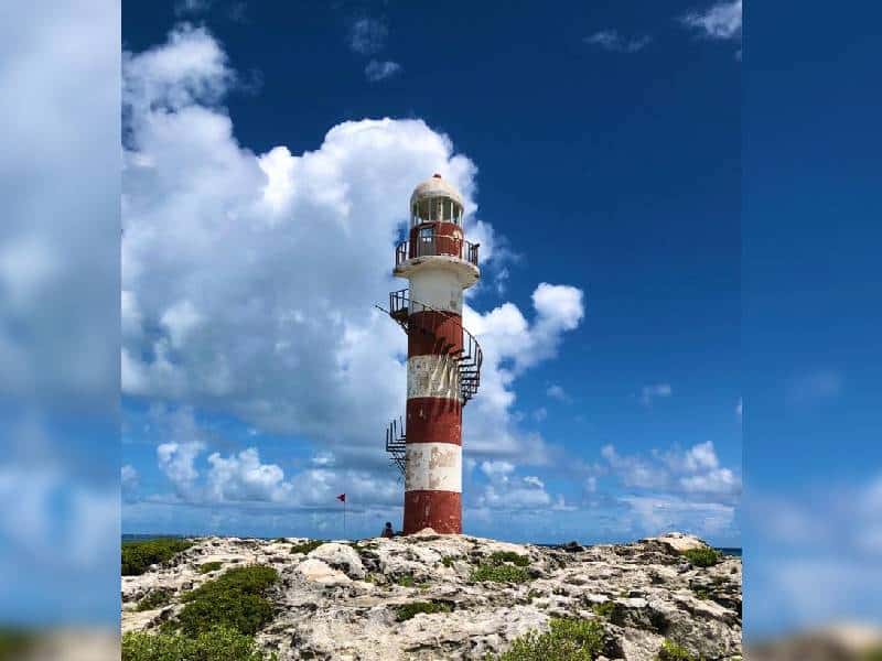 Visita el popular "Faro" de Cancún
