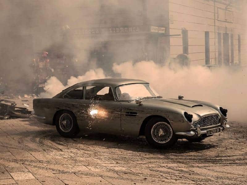 Coche de James Bond recauda casi 3 millones de libras en subasta