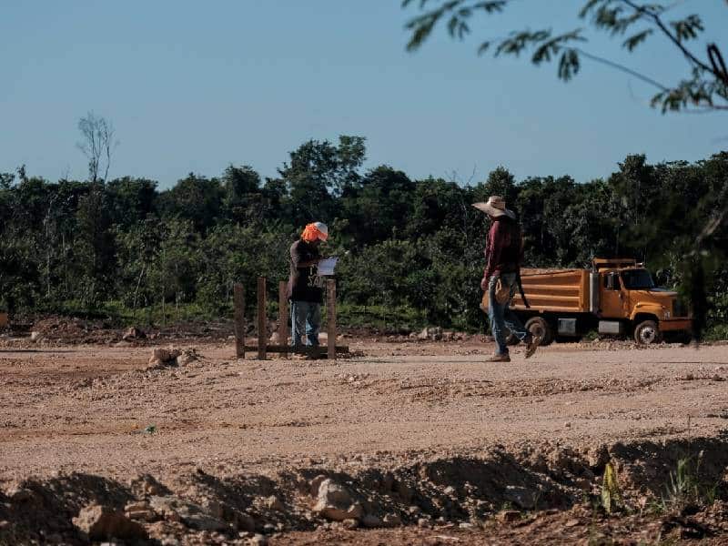Fonatur expone a ejidatarios de X-Hazil Tramo 6 del Tren Maya