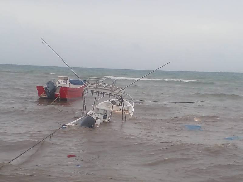 Clima lluvioso provoca cierre de puertos y hundimientos de embarcaiones