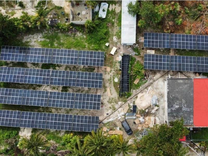 La instalación de un sistema de energía limpia en Punta Allen, ejemplo nacional