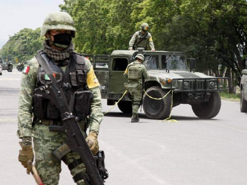 Avalan que el Ejército continúe en las calles