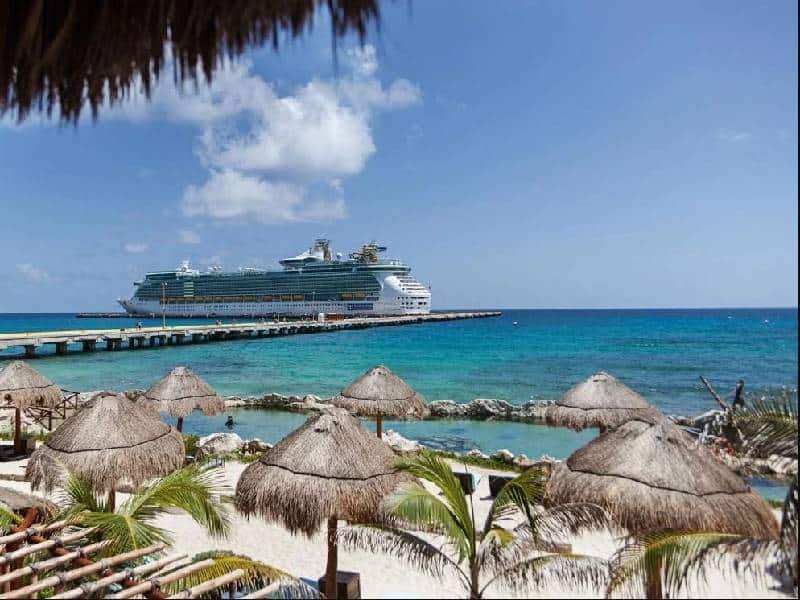 Buscan reducir basura en Holbox y Mahahual