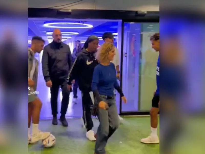VIDEO: Joven le hace túnel a Ronaldhino y se encendió el astro brasileño