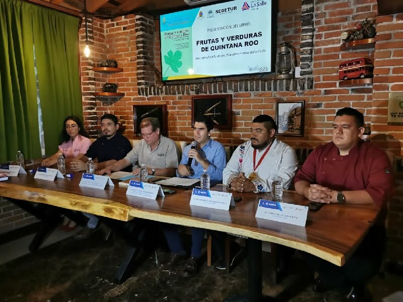 presentan libro