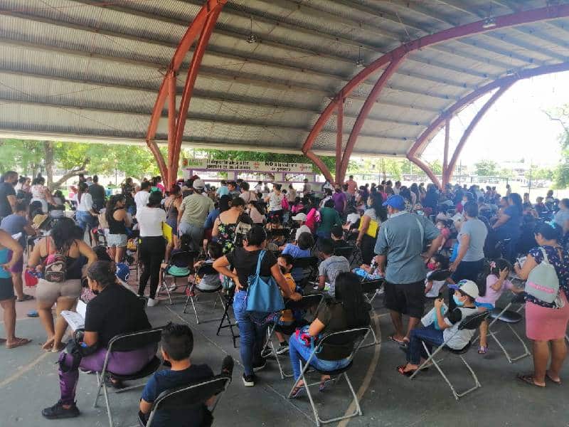 Largas filas por vacuna de Covid-19 para infantes de 5 a 11 años