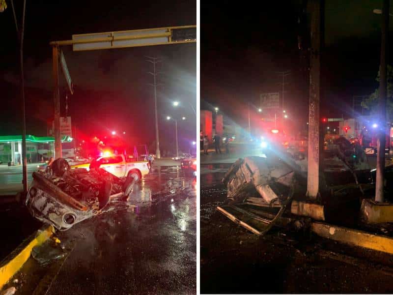 Combi acaba volcada e incendiada luego de estrellarse contra un semáforo