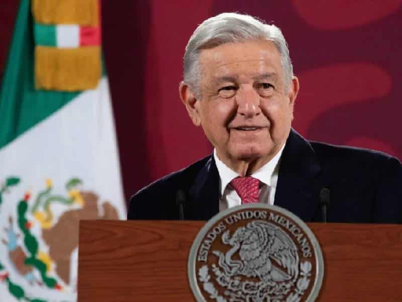 Va AMLO por director de Senasica que lleva 30 años en el cargo