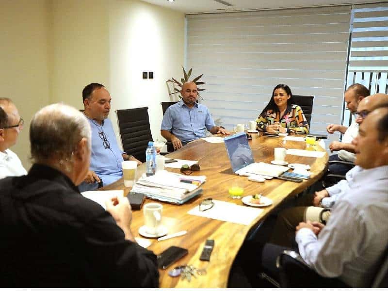 Hoteleros de Puerto Morelos se reúnen con autoridades municipales