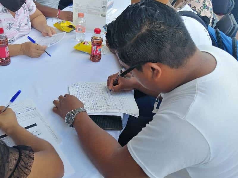 Ofertan dos mil 800 vacantes en Cancún