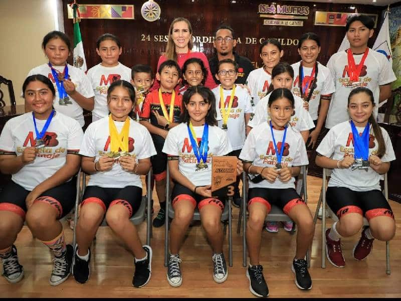 Arrasan patinadores isleños con 59 medallas
