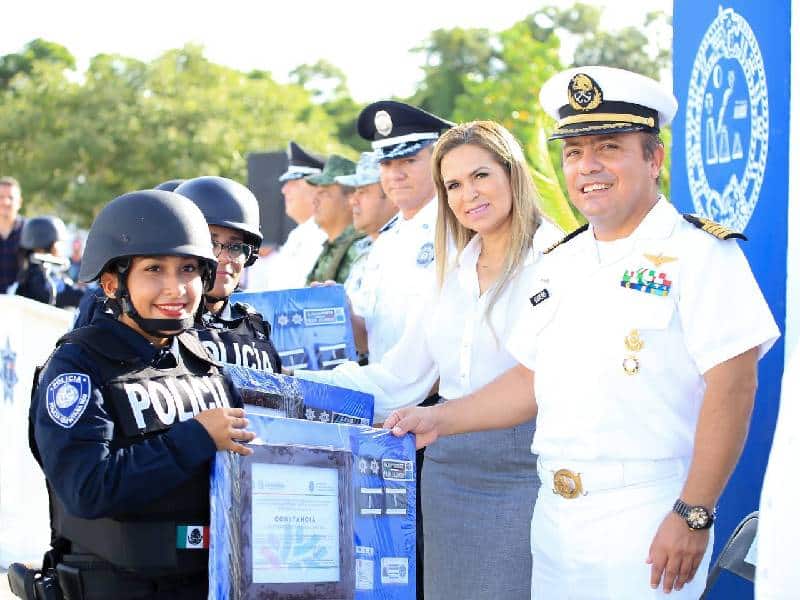 Es un orgullo ser policía en Solidaridad: Lili Campos