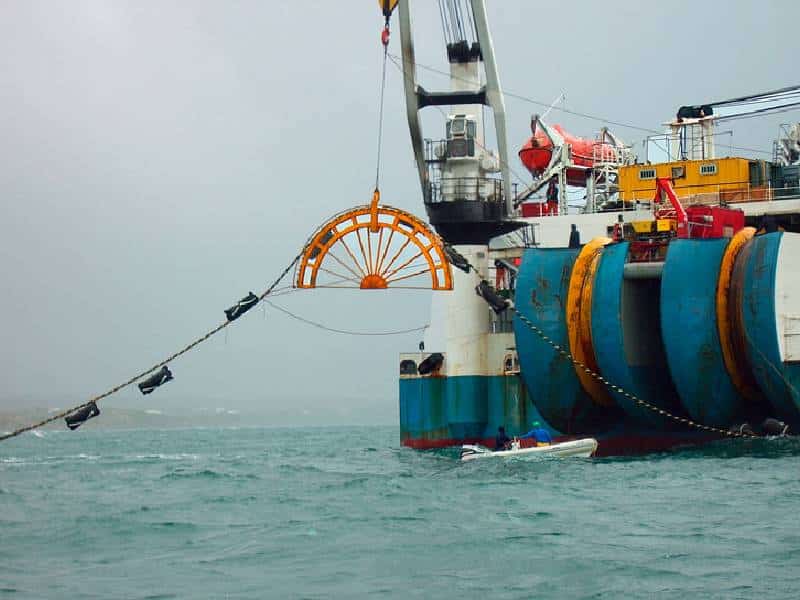 Proyectos de cables submarinos por mil 200 millones en Quintana Roo