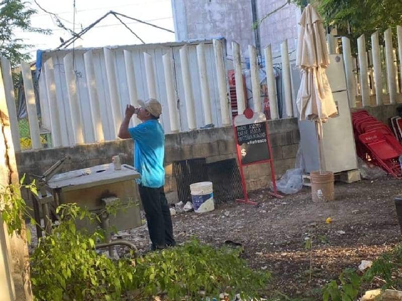Ingieren bebidas alcohólicas en el interior del plantel Francisco Sarabia