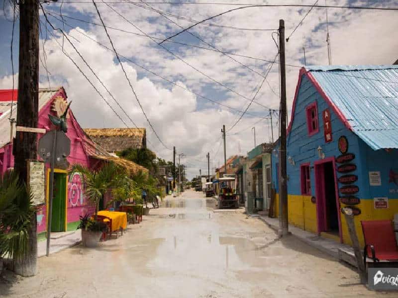 Afinan cable submarino para electrificar Holbox