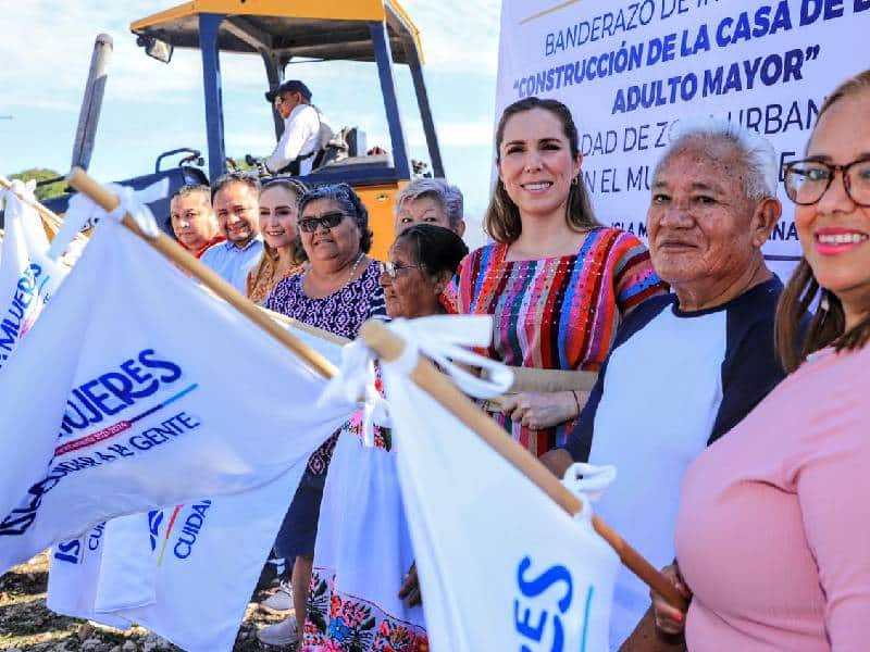 Atenea Gómez, da banderazo de la construcción de la “Casa de Día del Adulto Mayor”
