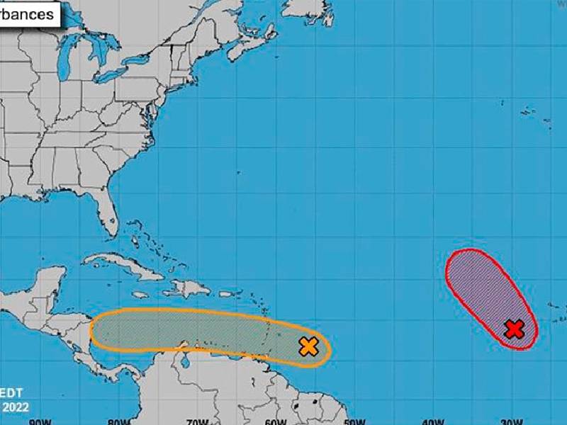 Quintana Roo mantiene bajo vigilancia dos zonas de baja presión en la zona