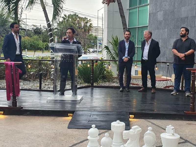 En representación de Eric Arcila Arjona, titular de la Comisión para la Juventud y el Deporte de Quintana Roo (COJUDEQ), acudió a la ceremonia inaugural