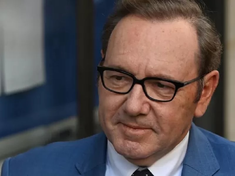 “Me presenté porque sabía que no era el único al que Kevin Spacey le hizo insinuaciones sexuales inapropiadas”, dijo Rapp.