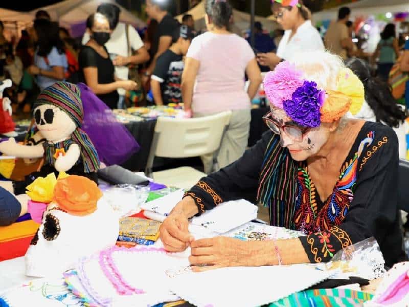 Adultos mayores se inician en el emprendimiento