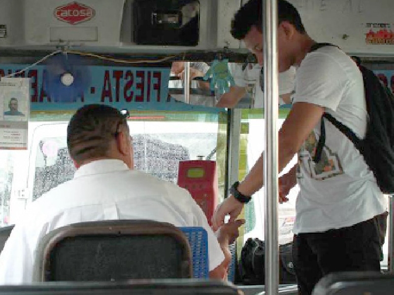 Entregan becas de transporte a través de la Federación de Estudiantes