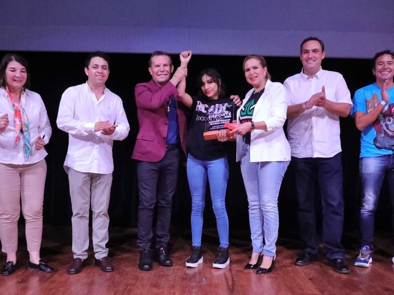 Reconocen a lo mejor del deporte 2022 del municipio de Solidaridad