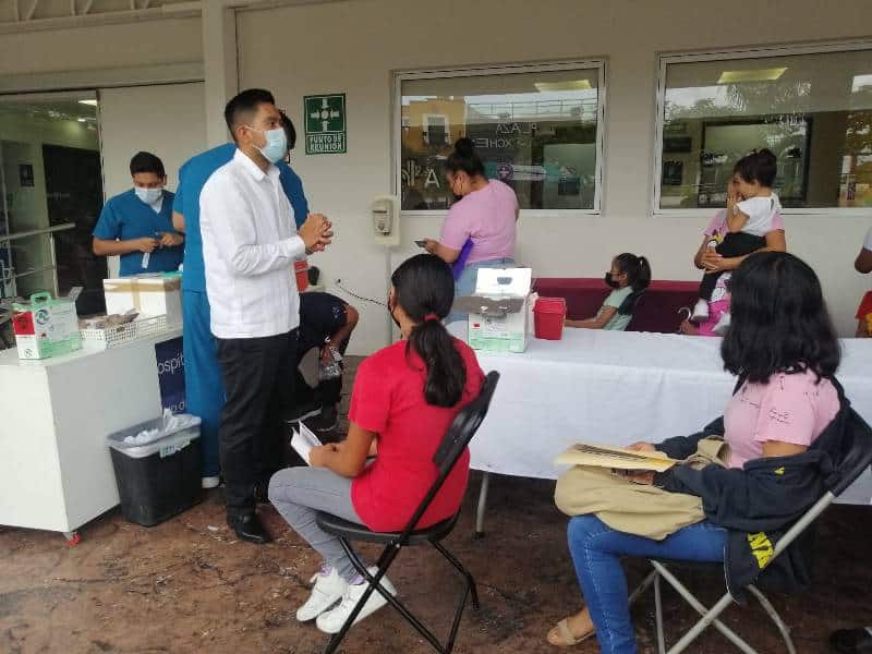 Aplican 980 dosis más a menores
