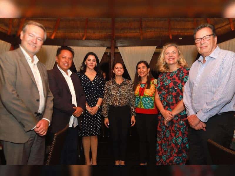 Estrecha lazos Ana Paty Peralta con representantes de Parlamento Europeo 
