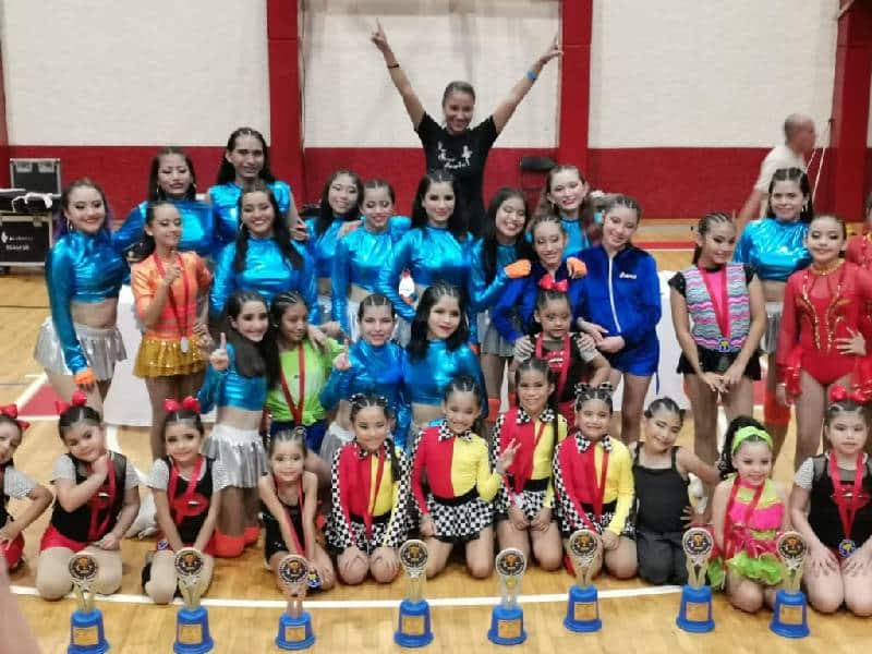 Luce la academia Isadora Duncán, en el Estatal de Baile y Porristas