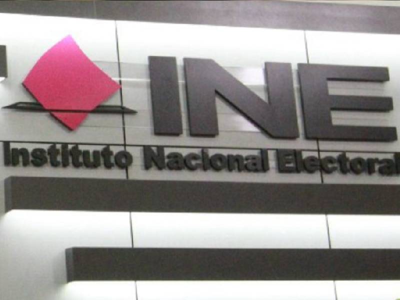 Va INE a la Corte contra la CNDH