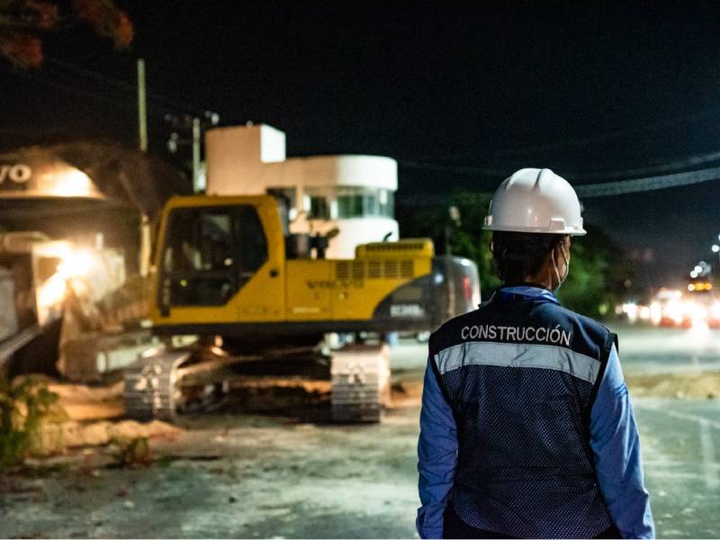 Realiza Aguakan renovación de Red Agua Potable en la glorieta del Puente Nichupté y Av. Kabah