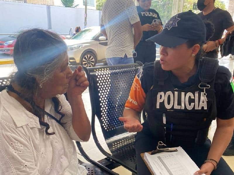Abuelita fue abandonada en terminal de autobuses de Playa del Carmen