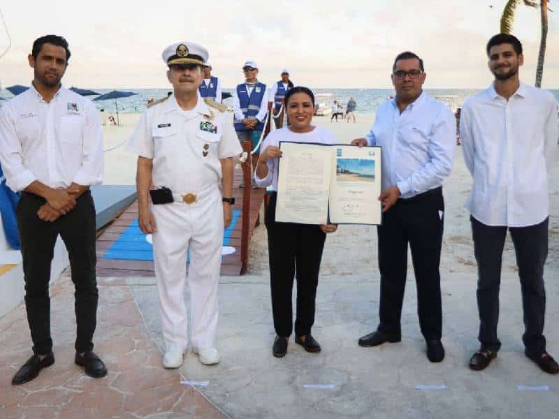 Bandera “Blue Flag” ondea en Playa Sol de Puerto Morelos