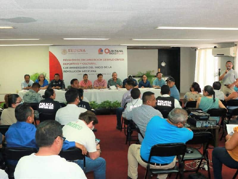 Más de 6 mil personas participarán en desfile del 20 de noviembre en Chetumal
